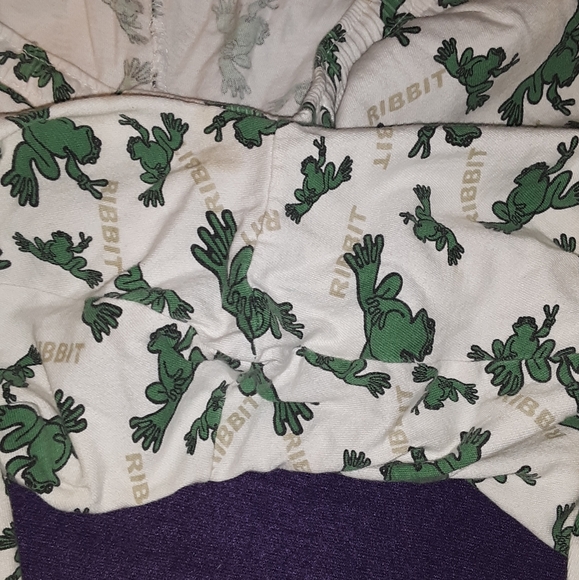 💥Comfy Peace frog PJS - Picture 2 of 6